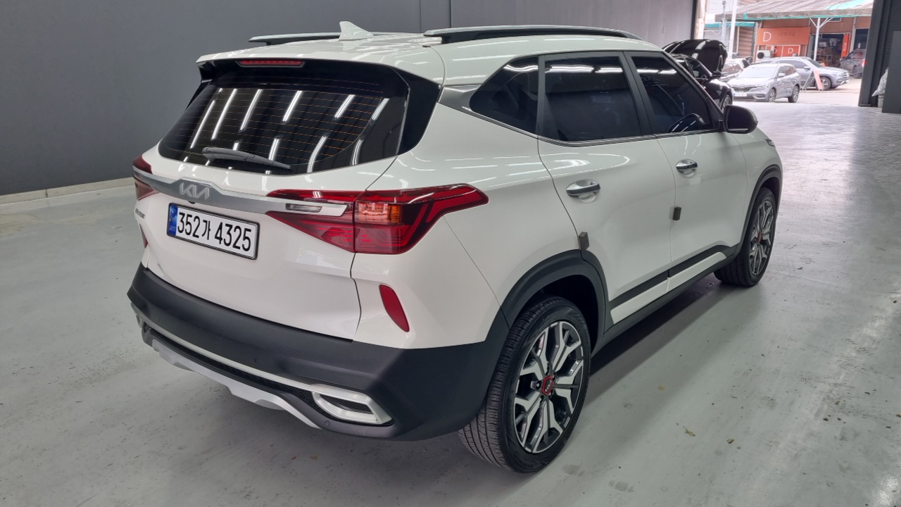 Kia Seltos из Кореи Encar