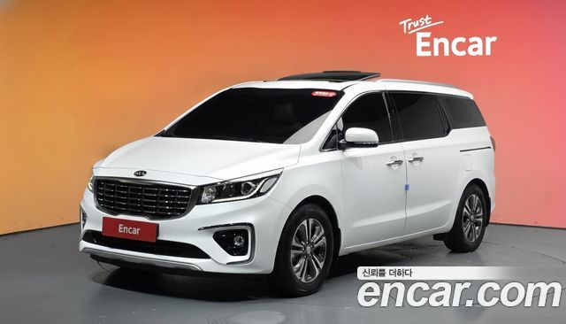Kia Carnival 9-Seater Luxury — пробег 62 471 км — фото 1 из 5
