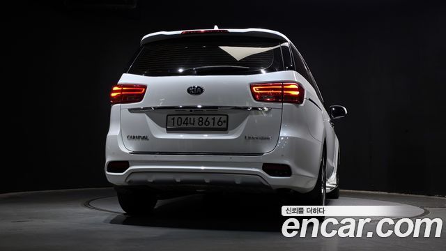 Kia Carnival из Кореи Encar