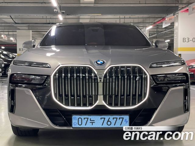 BMW i7 eDrive 50 M Sport — пробег 48 152 км — фото 2 из 5