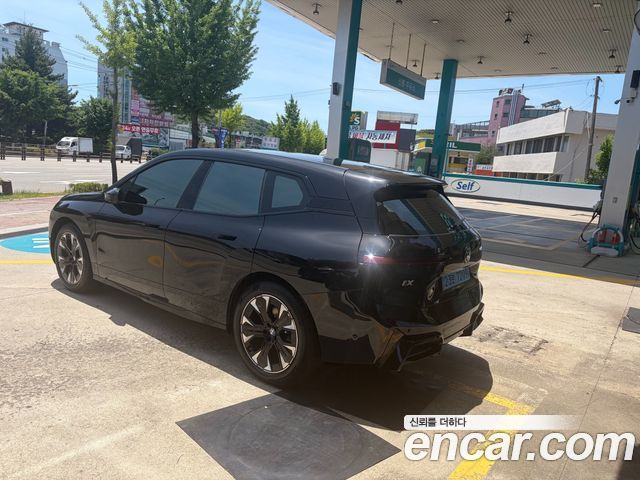 BMW iX xDrive45 M Sport — пробег 524 км — фото 5 из 5