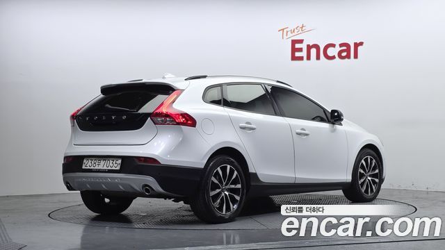 Volvo V40 из Кореи Encar