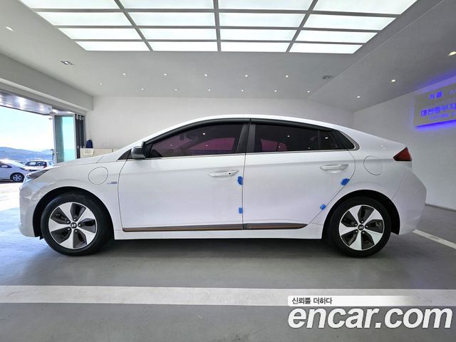 Hyundai Ioniq Q — пробег 98 765 км — фото 4 из 5