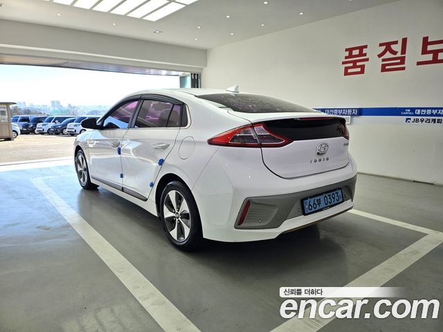Hyundai Ioniq Q — пробег 98 765 км — фото 5 из 5