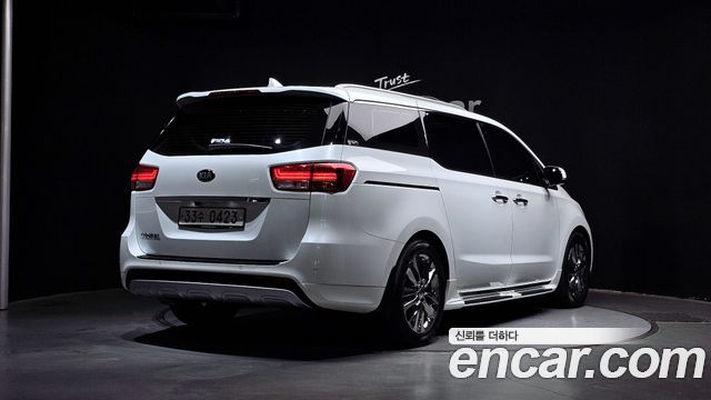 Kia Carnival из Кореи Encar