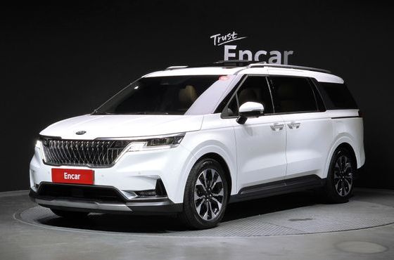Kia Carnival 7-Seater Signature — пробег 110 718 км — фото 1 из 5