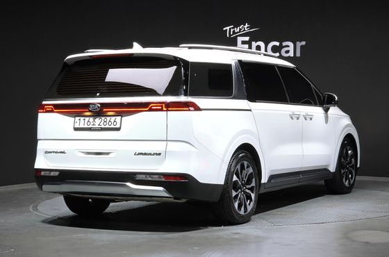 Kia Carnival 7-Seater Signature — пробег 110 718 км — фото 2 из 5