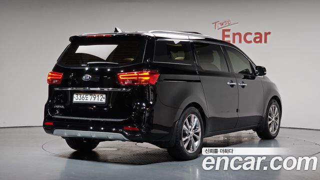 Kia Carnival из Кореи Encar
