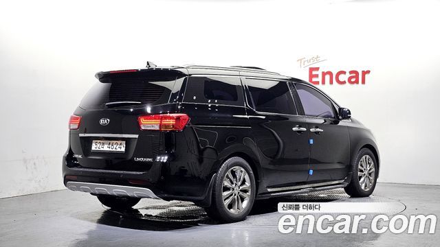 Kia Carnival Gasoline 7-seater Limousine President — пробег 93 928 км — фото 2 из 5