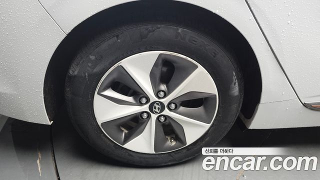 Hyundai Ioniq Q — пробег 93 749 км — фото 5 из 5