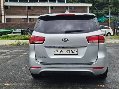 Kia Carnival 11-seater Deluxe — пробег 192 800 км — фото 4 из 5