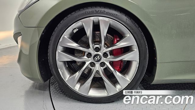 Hyundai Genesis из Кореи Encar