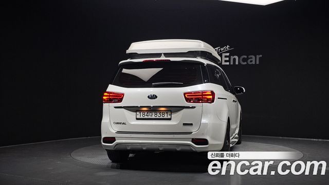 Kia Carnival из Кореи Encar