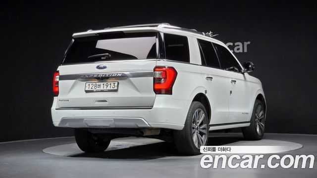 Ford Expedition Platinum 4WD 8Seater — пробег 237 194 км — фото 2 из 5