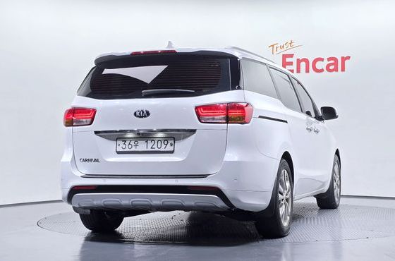 Kia Carnival 9-seater Prestige — пробег 217 702 км — фото 4 из 5
