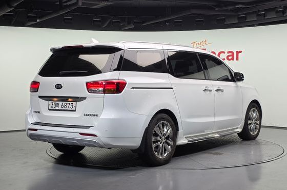 Kia Carnival 9-seater Prestige — пробег 142 867 км — фото 2 из 5