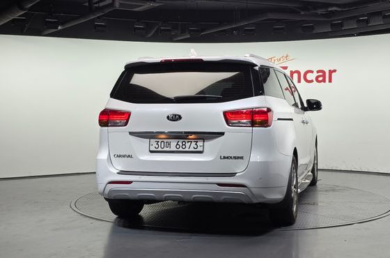 Kia Carnival 9-seater Prestige — пробег 142 867 км — фото 4 из 5