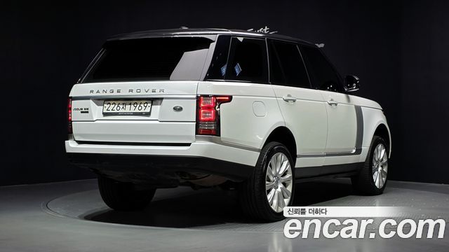 Land Rover Range Rover 4.4 SDV8 Vogue SE DIESEL — пробег 151 796 км — фото 2 из 5