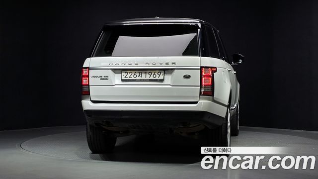 Land Rover Range Rover 4.4 SDV8 Vogue SE DIESEL — пробег 151 796 км — фото 4 из 5