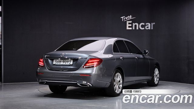 Mercedes-Benz E-Class из Кореи Encar