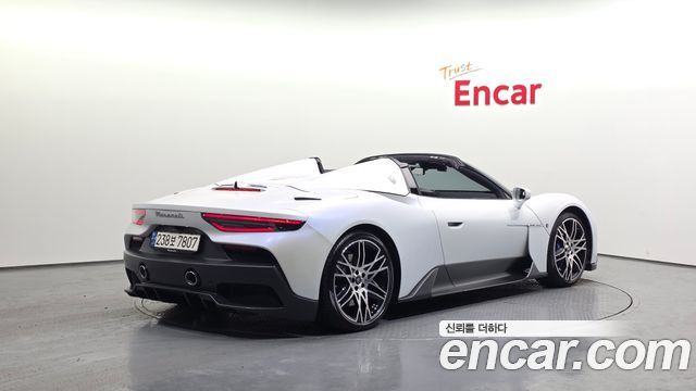 Maserati MC20 из Кореи Encar