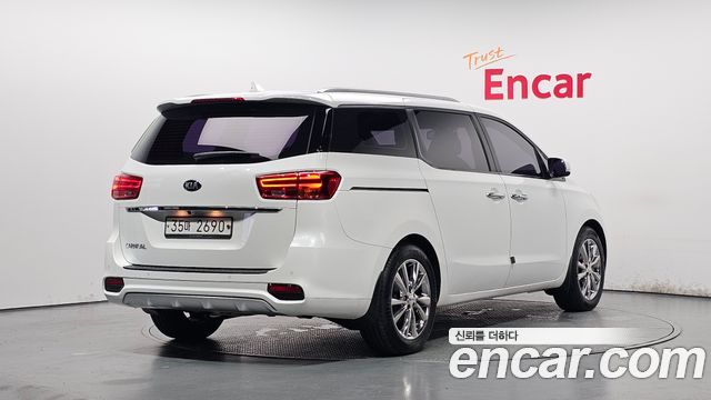 Kia Carnival из Кореи Encar