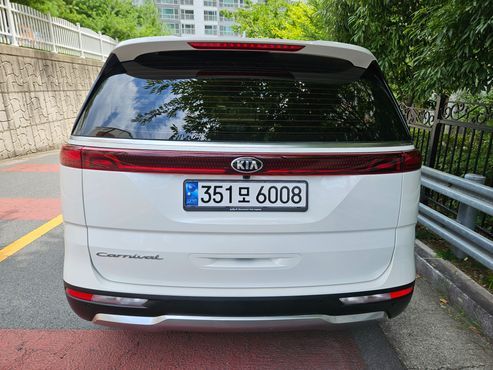 Kia Carnival 9-Seater Signature — пробег 23 896 км — фото 4 из 5