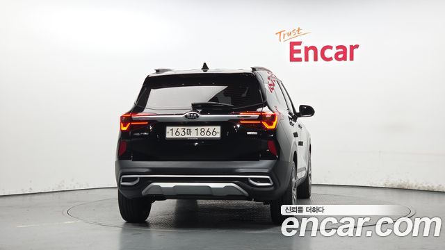 Kia Seltos из Кореи Encar