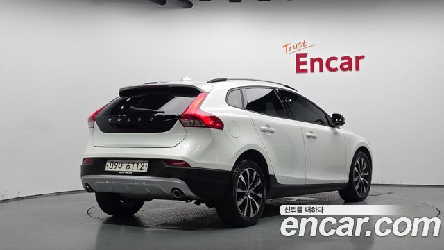 Volvo V40 из Кореи Encar