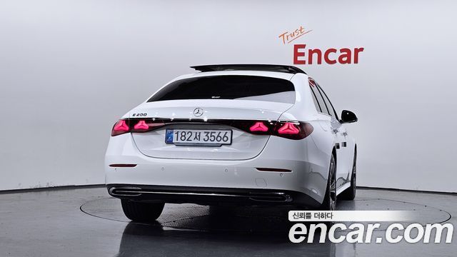 Mercedes-Benz E-Class из Кореи Encar