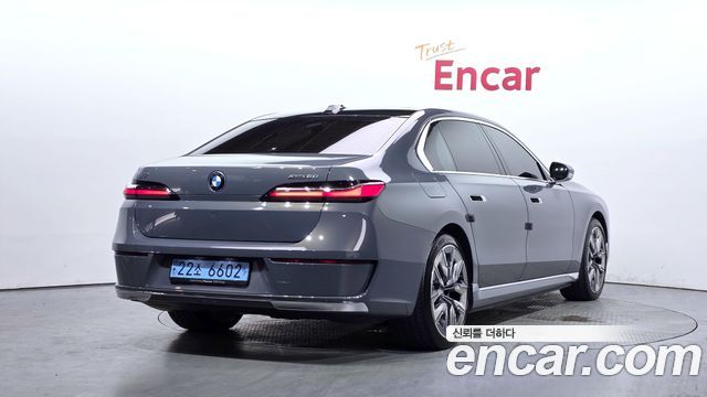 BMW i7 xDrive 60 Design Pure Excellence — пробег 50 459 км — фото 2 из 5