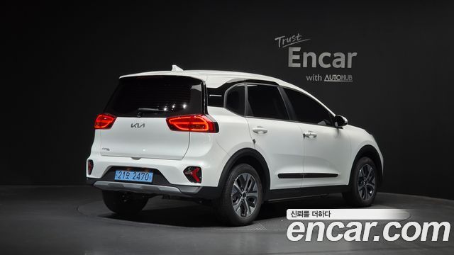Kia Niro Earth — пробег 5 921 км — фото 2 из 5