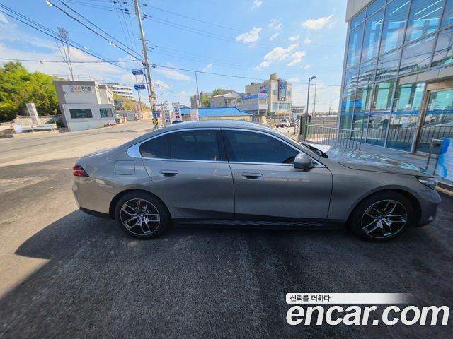 BMW 5-Series 530e — пробег 36 270 км — фото 3 из 5