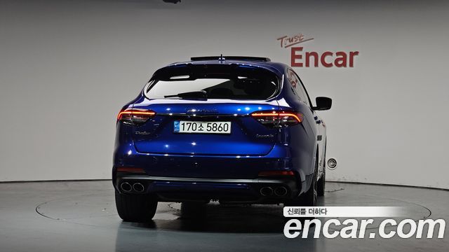Maserati Levante из Кореи Encar