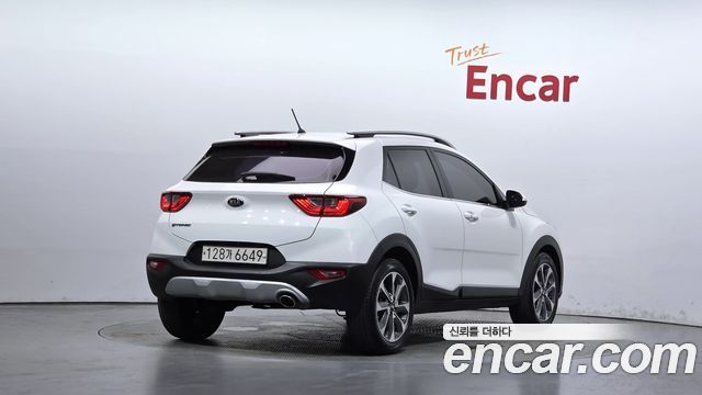 Kia Stonic 1.4 Trendy — пробег 71 013 км — фото 2 из 5
