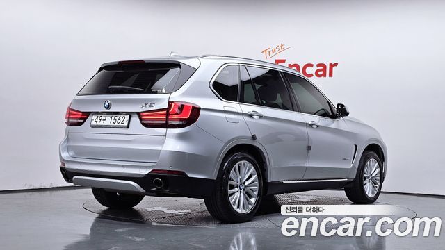 BMW X5 xDrive 30d — пробег 135 908 км — фото 2 из 5