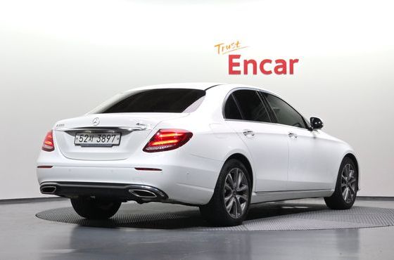 Mercedes-Benz E-Class E300 4MATIC Avnatgarde — пробег 120 491 км — фото 2 из 5