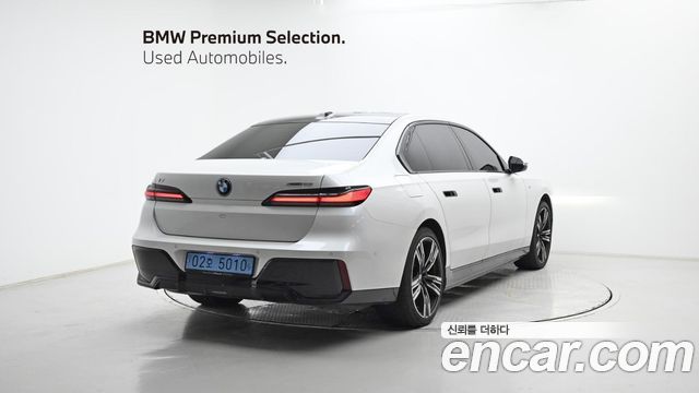 BMW i7 xDrive 60 M sport — пробег 69 601 км — фото 2 из 5