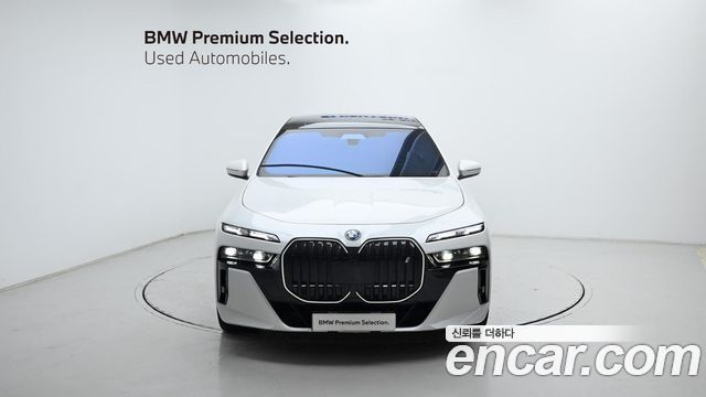 BMW i7 xDrive 60 M sport — пробег 69 601 км — фото 3 из 5