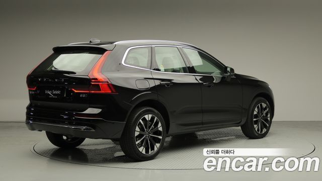 Volvo XC60 B5 Ultra Bright Air Sus — пробег 4 828 км — фото 4 из 5