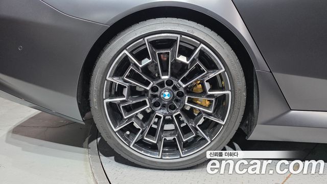 BMW M5 M5 Touring — пробег 4 070 км — фото 5 из 5