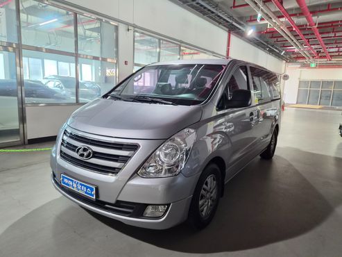 Hyundai Starex 12-Seater Wagon Smart — пробег 193 644 км — фото 1 из 5