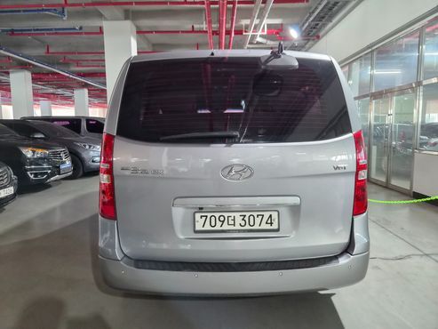 Hyundai Starex 12-Seater Wagon Smart — пробег 193 644 км — фото 4 из 5