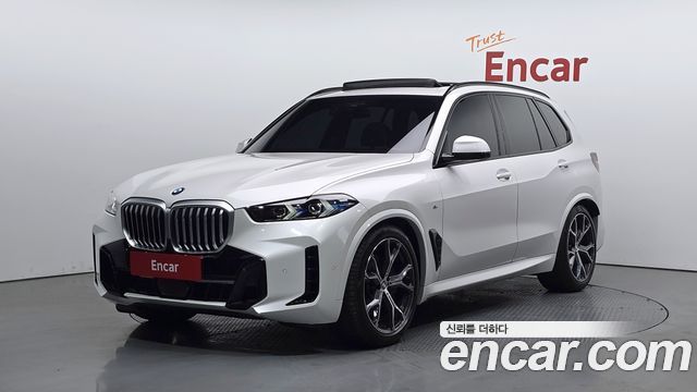 BMW X5 xDrive 40i M Sport — пробег 5 021 км — фото 1 из 5