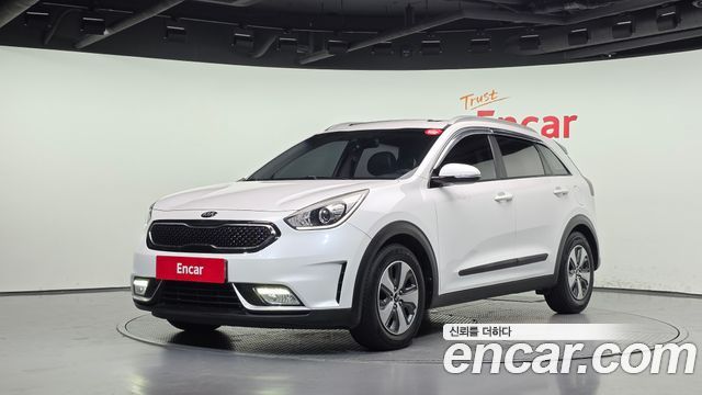 Kia Niro Luxury — пробег 241 919 км — фото 1 из 5