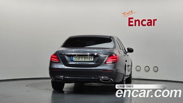 Mercedes-Benz E-Class из Кореи Encar