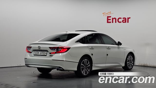 Honda Accord 2.0 Hybrid Touring — пробег 79 657 км — фото 2 из 5