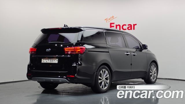 Kia Carnival из Кореи Encar