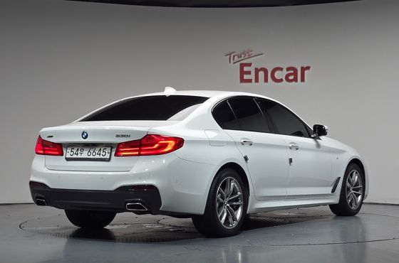BMW 5-Series 530i xDrive M Sport Package Plus — пробег 82 797 км — фото 2 из 5