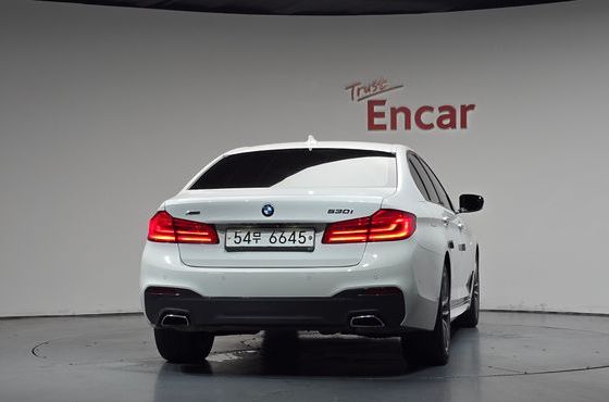 BMW 5-Series 530i xDrive M Sport Package Plus — пробег 82 797 км — фото 4 из 5